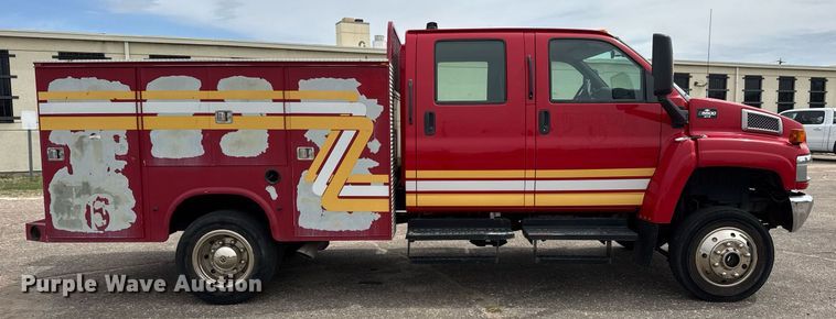 image for item EO0666 2009 Chevrolet C5500 Crew Cab utility / service truck