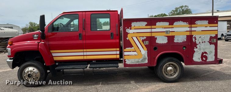 image for item EO0666 2009 Chevrolet C5500 Crew Cab utility / service truck