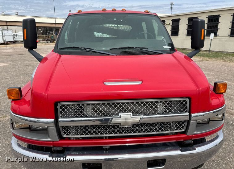 image for item EO0666 2009 Chevrolet C5500 Crew Cab utility / service truck