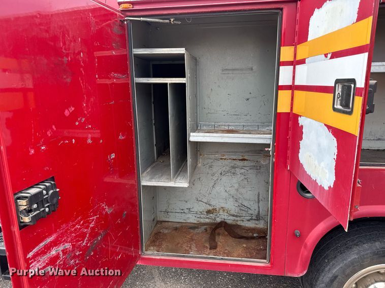 image for item EO0666 2009 Chevrolet C5500 Crew Cab utility / service truck