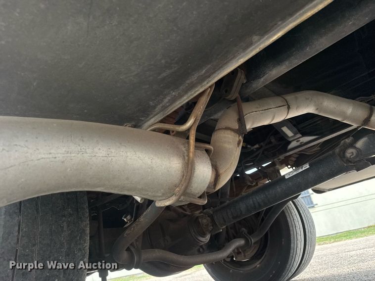 image for item EO0666 2009 Chevrolet C5500 Crew Cab utility / service truck