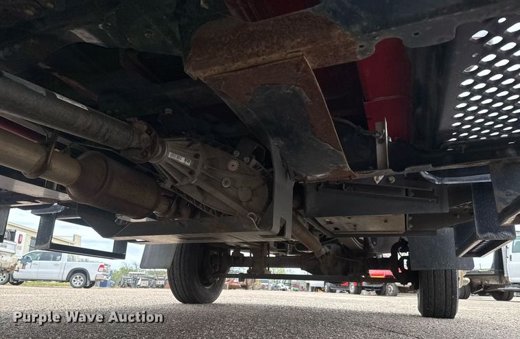 image for item EO0666 2009 Chevrolet C5500 Crew Cab utility / service truck