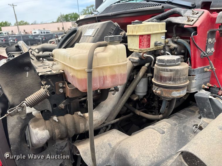 image for item EO0666 2009 Chevrolet C5500 Crew Cab utility / service truck