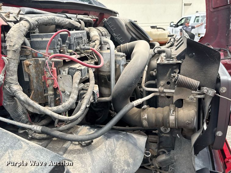 image for item EO0666 2009 Chevrolet C5500 Crew Cab utility / service truck