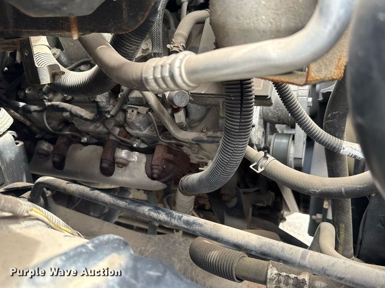 image for item EO0666 2009 Chevrolet C5500 Crew Cab utility / service truck