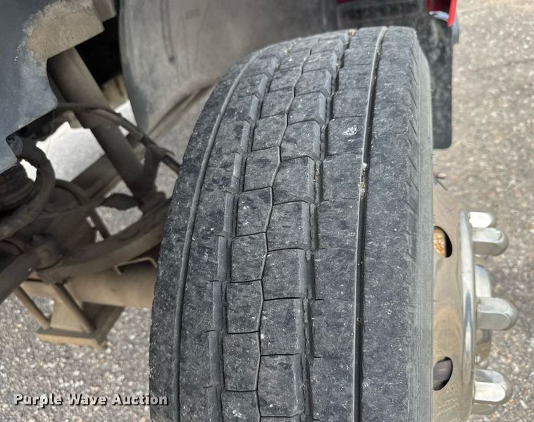 image for item EO0666 2009 Chevrolet C5500 Crew Cab utility / service truck