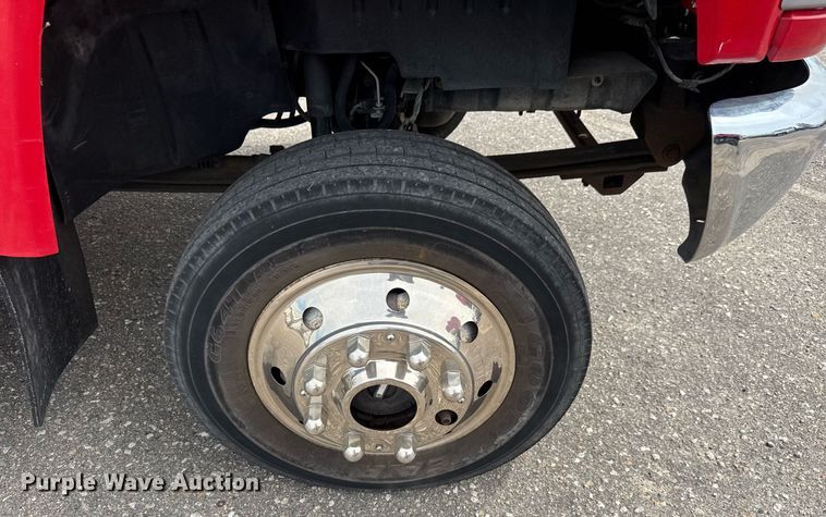 image for item EO0666 2009 Chevrolet C5500 Crew Cab utility / service truck