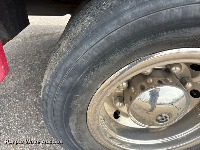 image for item EO0666 2009 Chevrolet C5500 Crew Cab utility / service truck