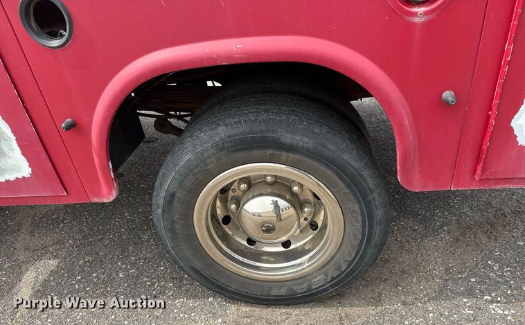 image for item EO0666 2009 Chevrolet C5500 Crew Cab utility / service truck