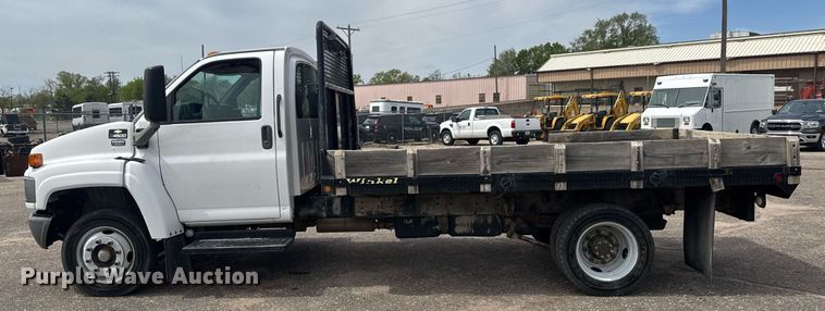 image for item EO0667 2005 Chevrolet  C4500 flatbed truck