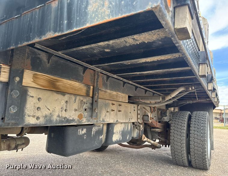 image for item EO0667 2005 Chevrolet  C4500 flatbed truck