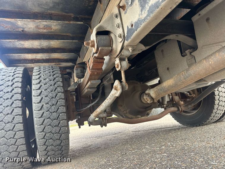 image for item EO0667 2005 Chevrolet  C4500 flatbed truck