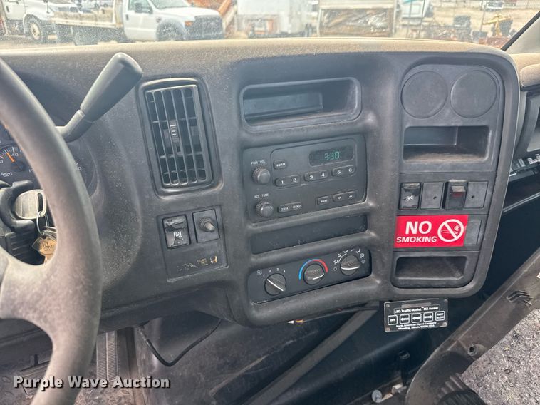 image for item EO0667 2005 Chevrolet  C4500 flatbed truck