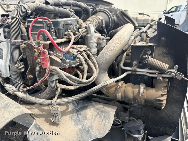 image for item EO0667 2005 Chevrolet  C4500 flatbed truck