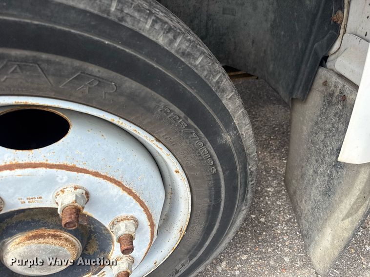 image for item EO0667 2005 Chevrolet  C4500 flatbed truck