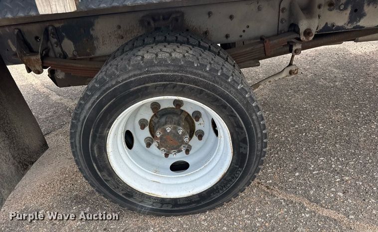 image for item EO0667 2005 Chevrolet  C4500 flatbed truck