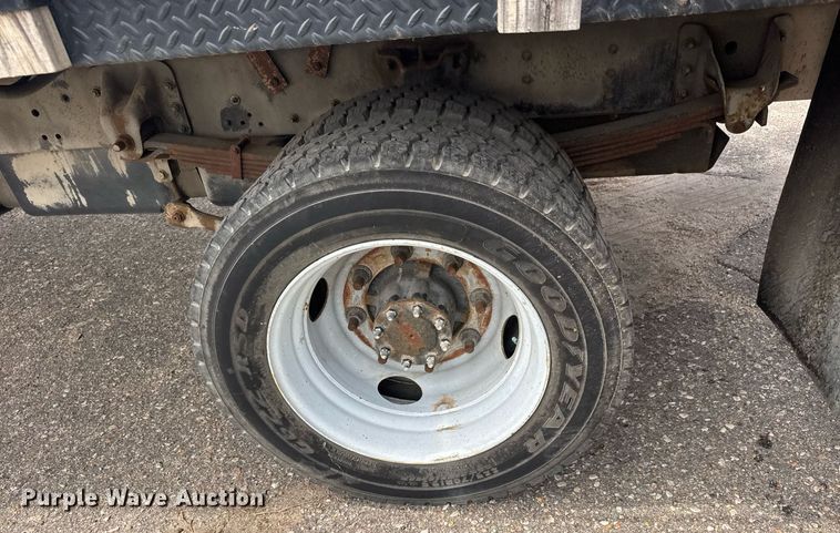 image for item EO0667 2005 Chevrolet  C4500 flatbed truck