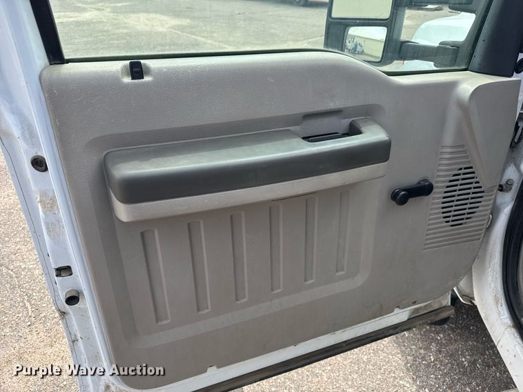 image for item EO0668 2008 Ford F450 Super Duty flatbed truck