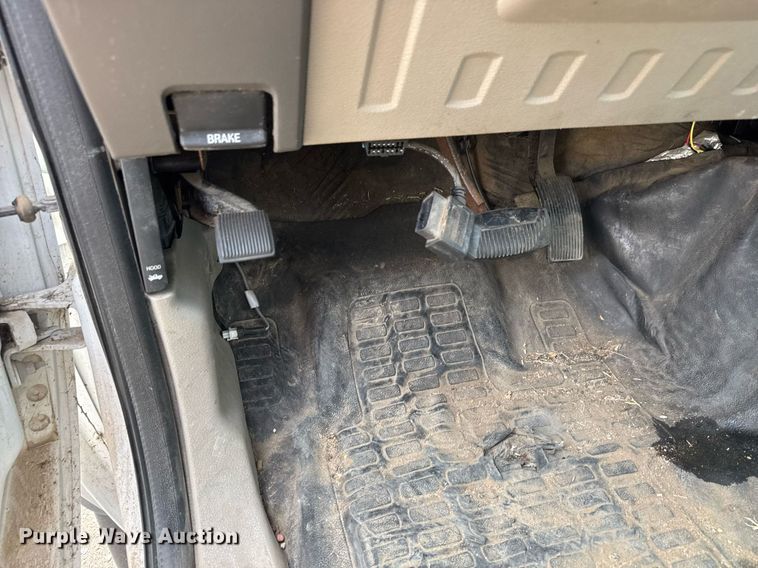 image for item EO0668 2008 Ford F450 Super Duty flatbed truck