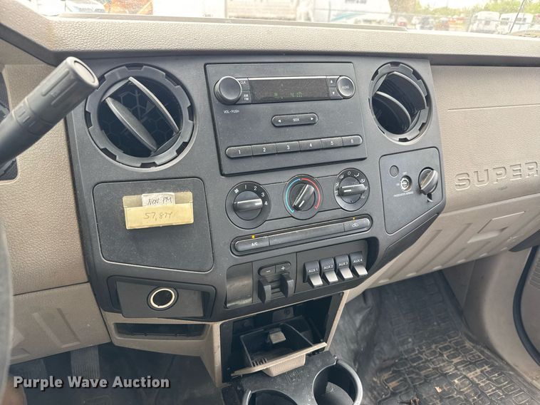 image for item EO0668 2008 Ford F450 Super Duty flatbed truck