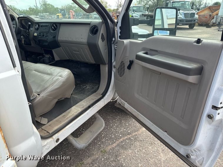 image for item EO0668 2008 Ford F450 Super Duty flatbed truck