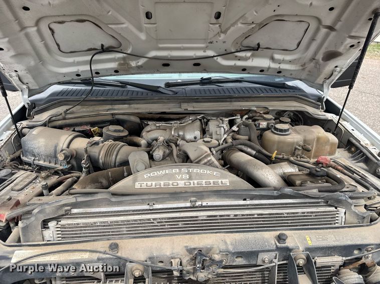 image for item EO0668 2008 Ford F450 Super Duty flatbed truck