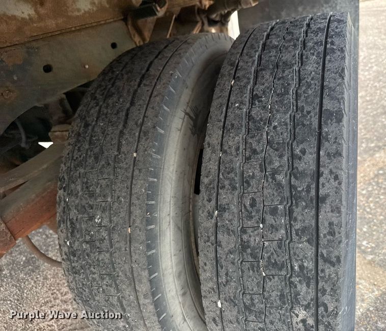 image for item EO0668 2008 Ford F450 Super Duty flatbed truck