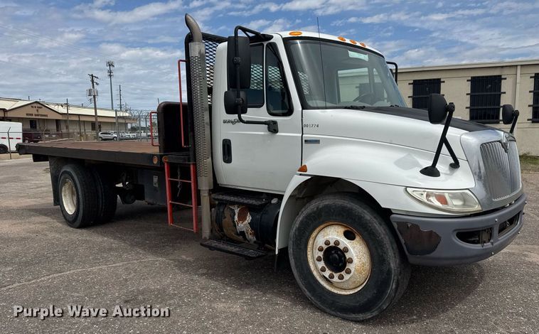 image for item EO0671 2009 International DuraStar 4300 dump flatbed truck