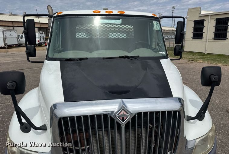 image for item EO0671 2009 International DuraStar 4300 dump flatbed truck