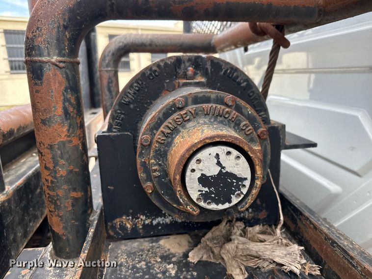 image for item EO0671 2009 International DuraStar 4300 dump flatbed truck