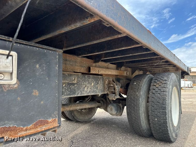 image for item EO0671 2009 International DuraStar 4300 dump flatbed truck