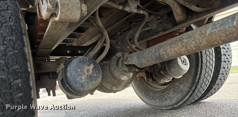 image for item EO0671 2009 International DuraStar 4300 dump flatbed truck