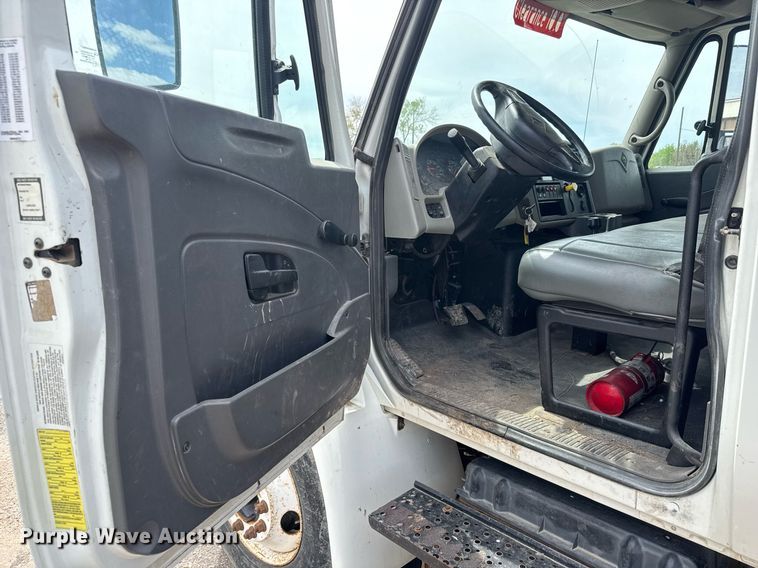 image for item EO0671 2009 International DuraStar 4300 dump flatbed truck