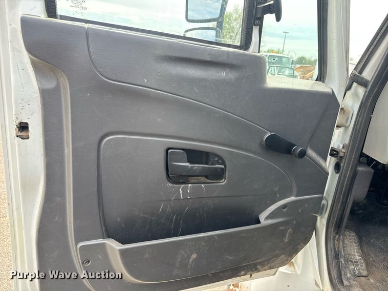 image for item EO0671 2009 International DuraStar 4300 dump flatbed truck