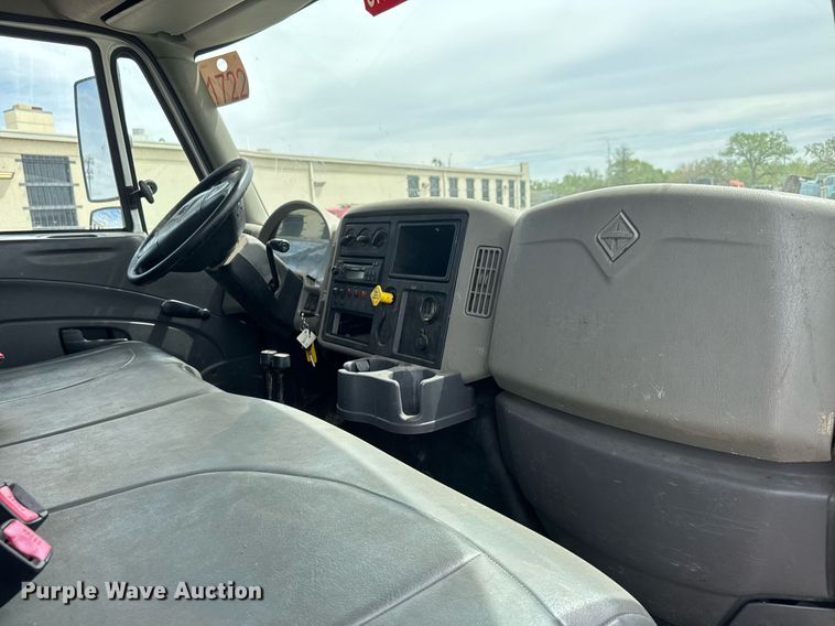 image for item EO0671 2009 International DuraStar 4300 dump flatbed truck