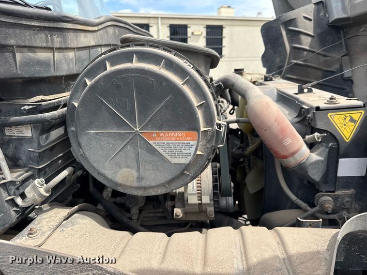 image for item EO0671 2009 International DuraStar 4300 dump flatbed truck