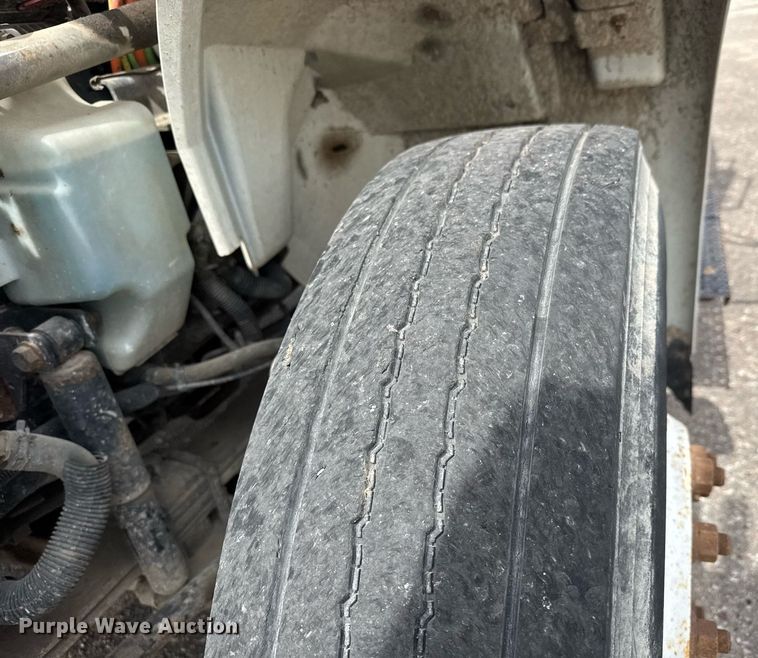 image for item EO0671 2009 International DuraStar 4300 dump flatbed truck