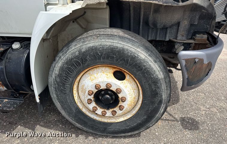 image for item EO0671 2009 International DuraStar 4300 dump flatbed truck