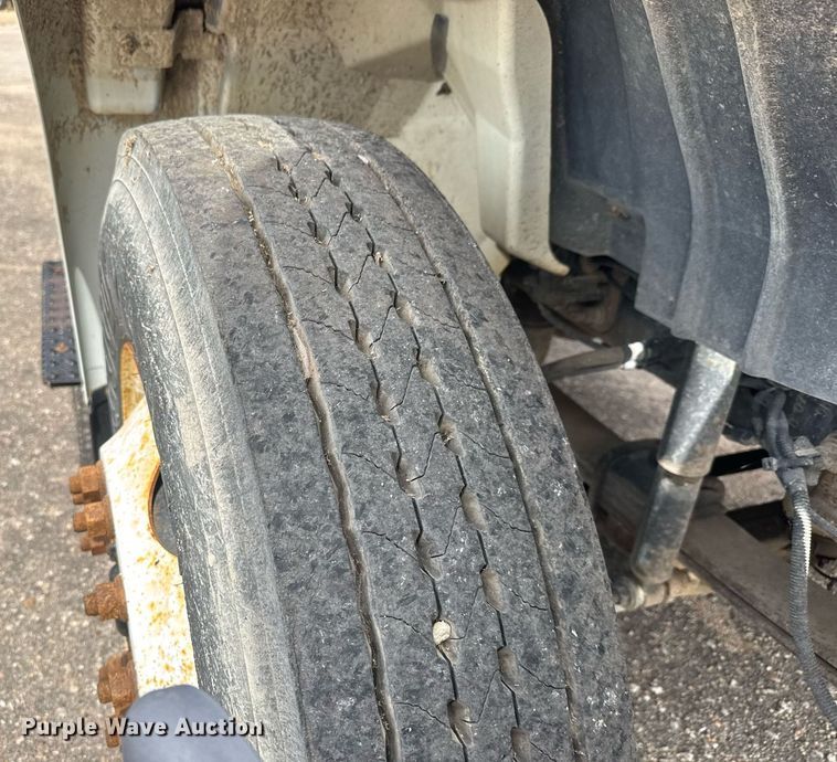 image for item EO0671 2009 International DuraStar 4300 dump flatbed truck