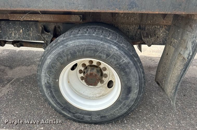 image for item EO0671 2009 International DuraStar 4300 dump flatbed truck