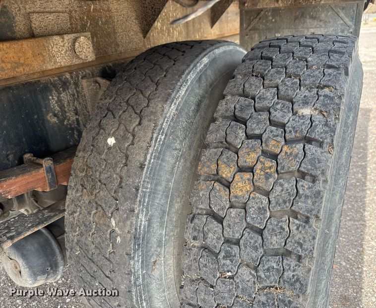 image for item EO0671 2009 International DuraStar 4300 dump flatbed truck