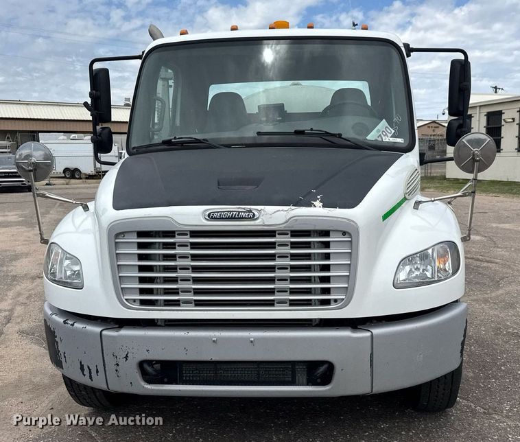 image for item EO0672 2014 Freightliner Business Class M2 tank truck