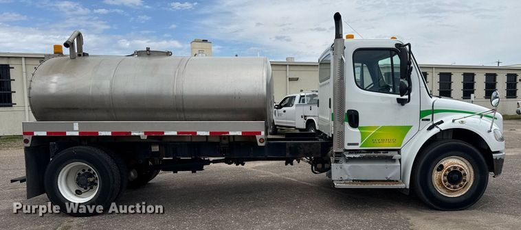 image for item EO0672 2014 Freightliner Business Class M2 tank truck