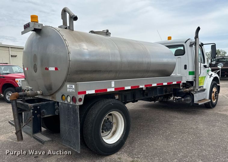 image for item EO0672 2014 Freightliner Business Class M2 tank truck
