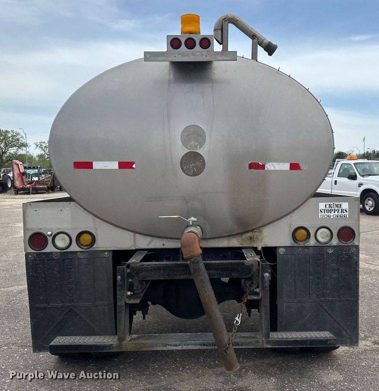 image for item EO0672 2014 Freightliner Business Class M2 tank truck