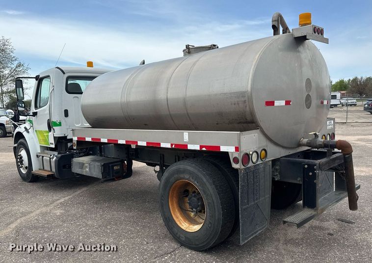 image for item EO0672 2014 Freightliner Business Class M2 tank truck