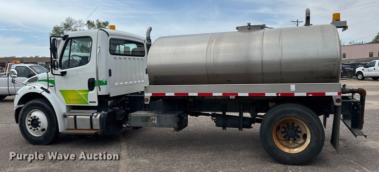 image for item EO0672 2014 Freightliner Business Class M2 tank truck