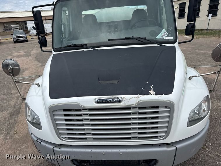 image for item EO0672 2014 Freightliner Business Class M2 tank truck