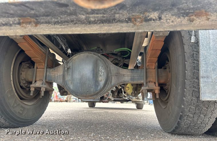 image for item EO0672 2014 Freightliner Business Class M2 tank truck