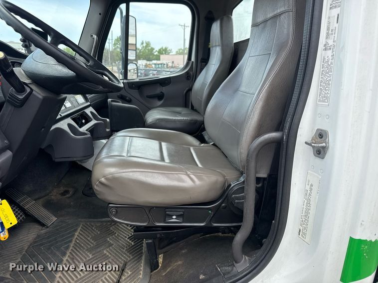 image for item EO0672 2014 Freightliner Business Class M2 tank truck